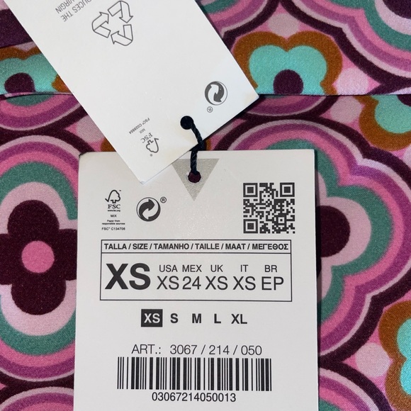 Zara Mini Skirt - Picture 2 of 2